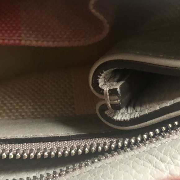 Authentic Gucci crossbody handbag - Picture 3 of 5